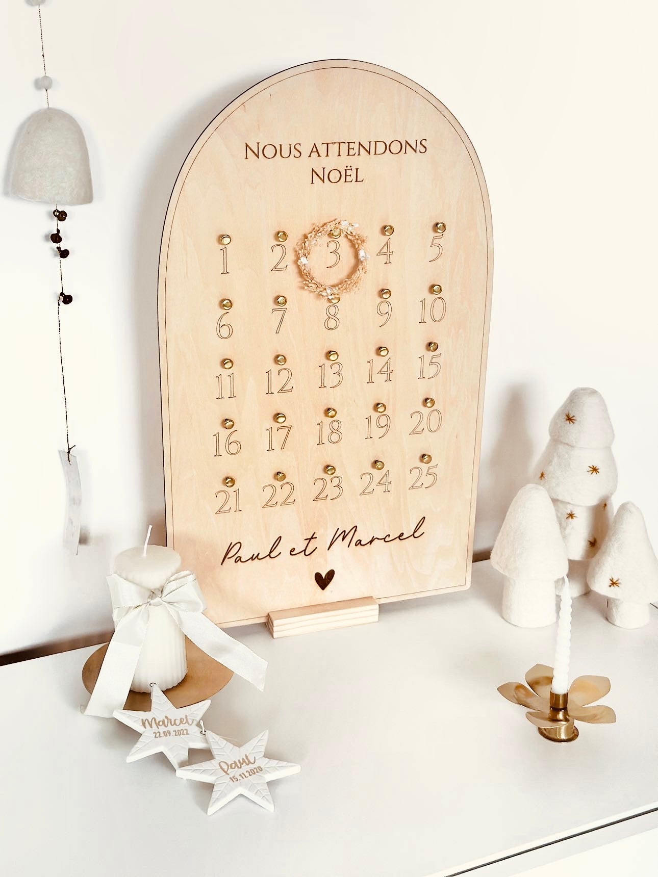Arche - Calendrier de l’avent avec petite couronne de fleurs