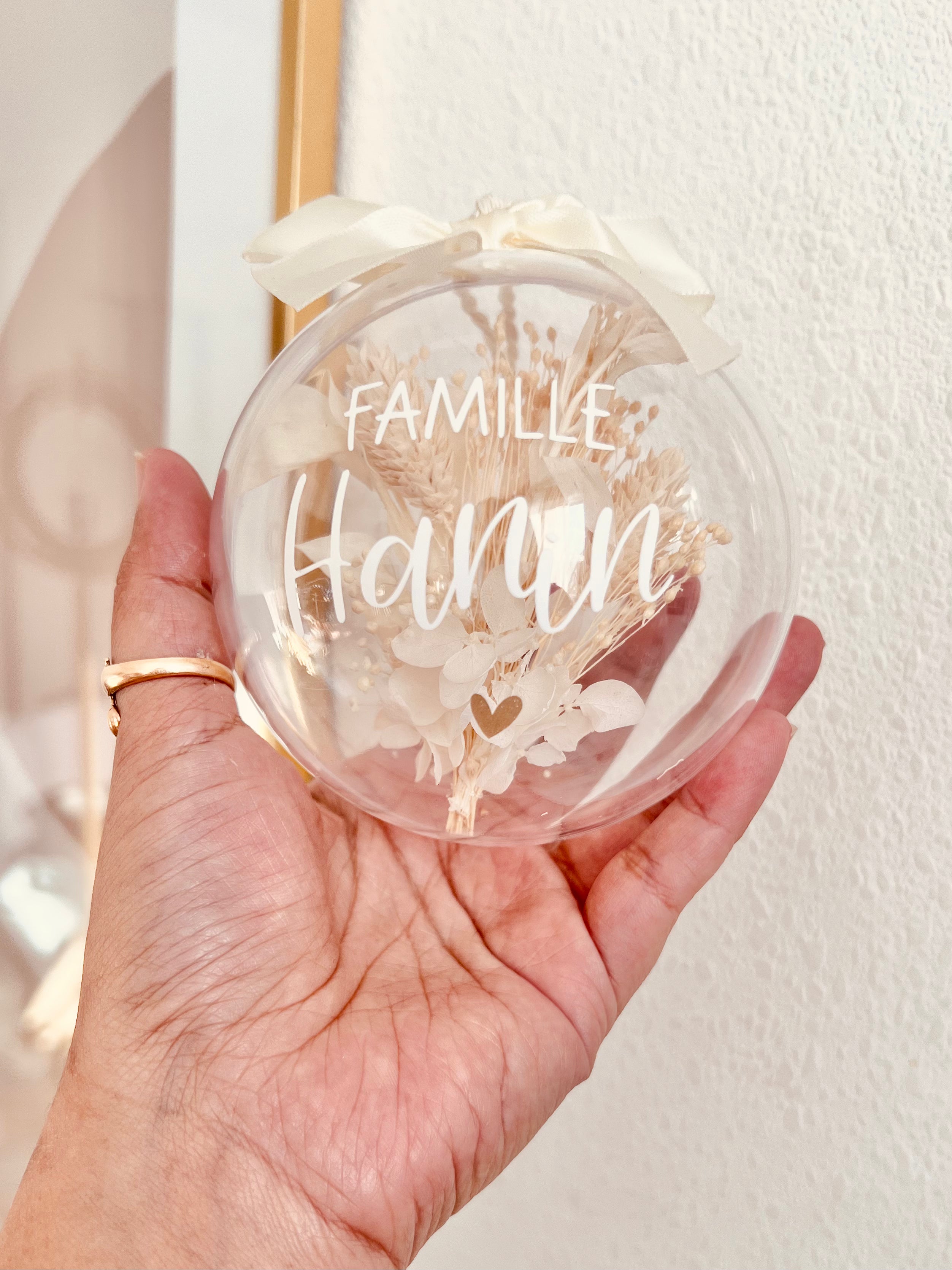 Boule de Noël aux fleurs séchées