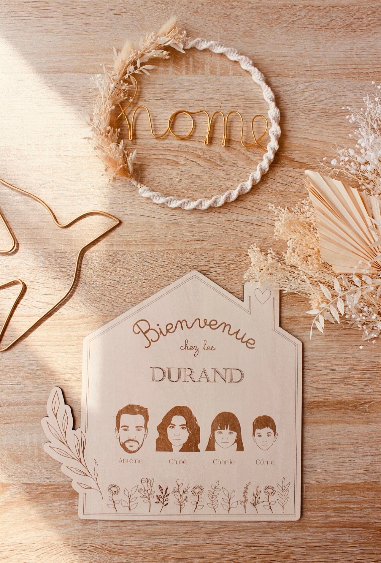 Tableau portraits gravés - maison famille